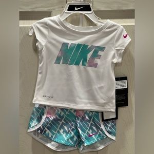 2 piece Nike girls shirt set